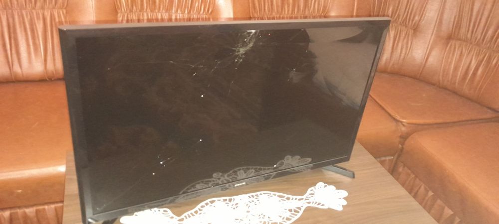 Televizor Samsung cu display spart