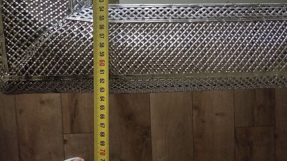 Masuta de cafea din metal si oglinda