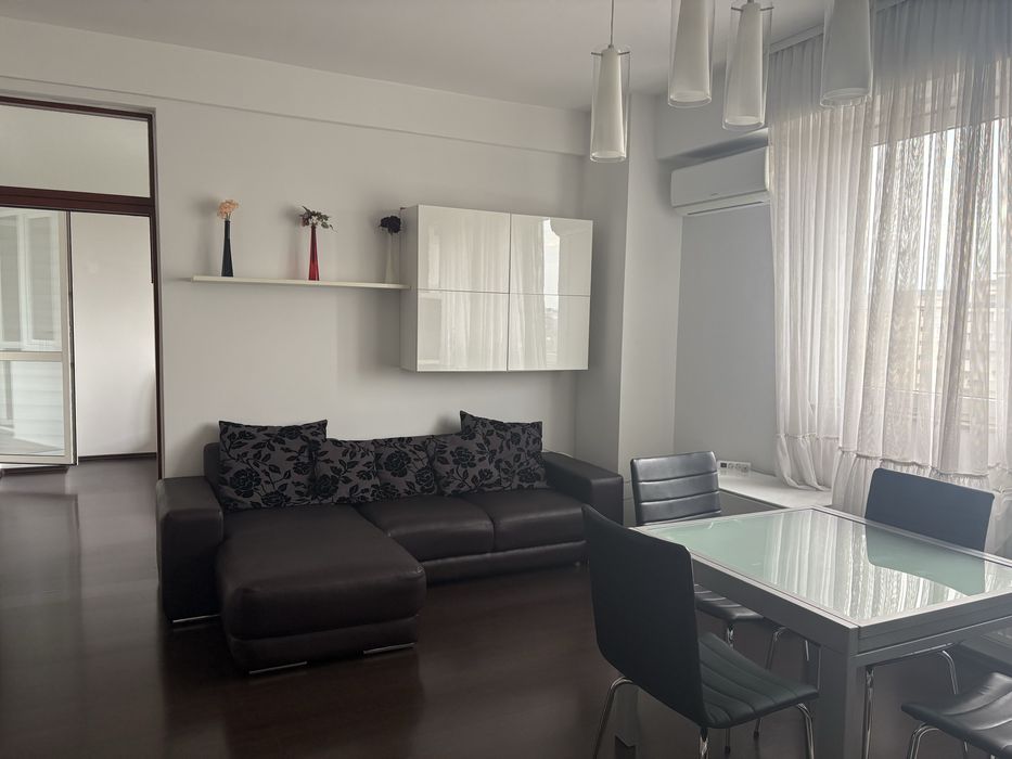 Apartament de inchiriat str Dorobantilor 3 camere si terasa