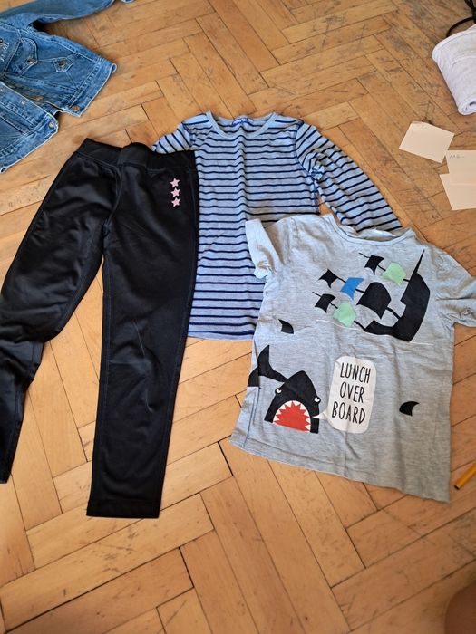 Дрехи за момиче 122 - общо 10лв.