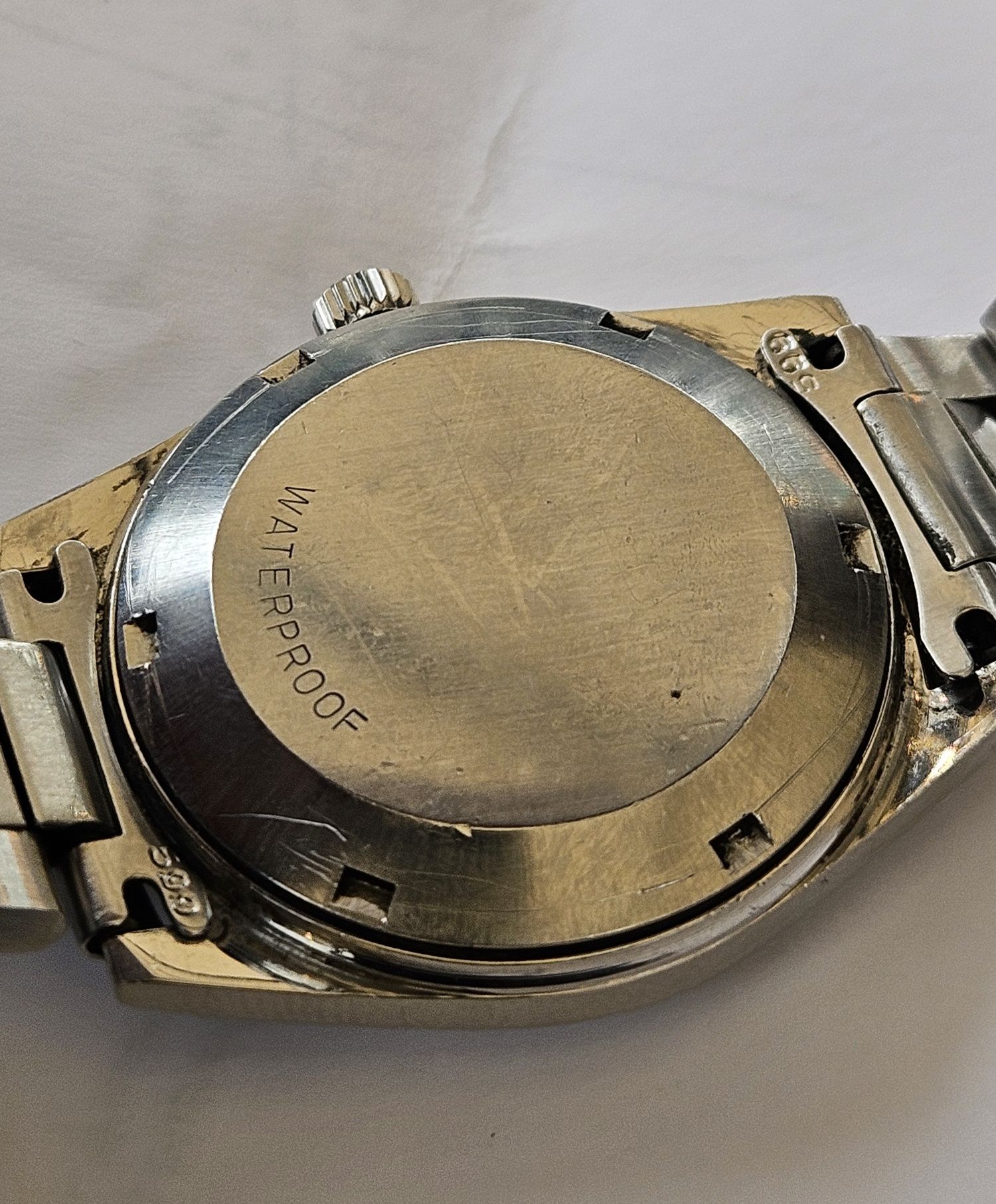 Omega 565, ръчен швейцарски часовник