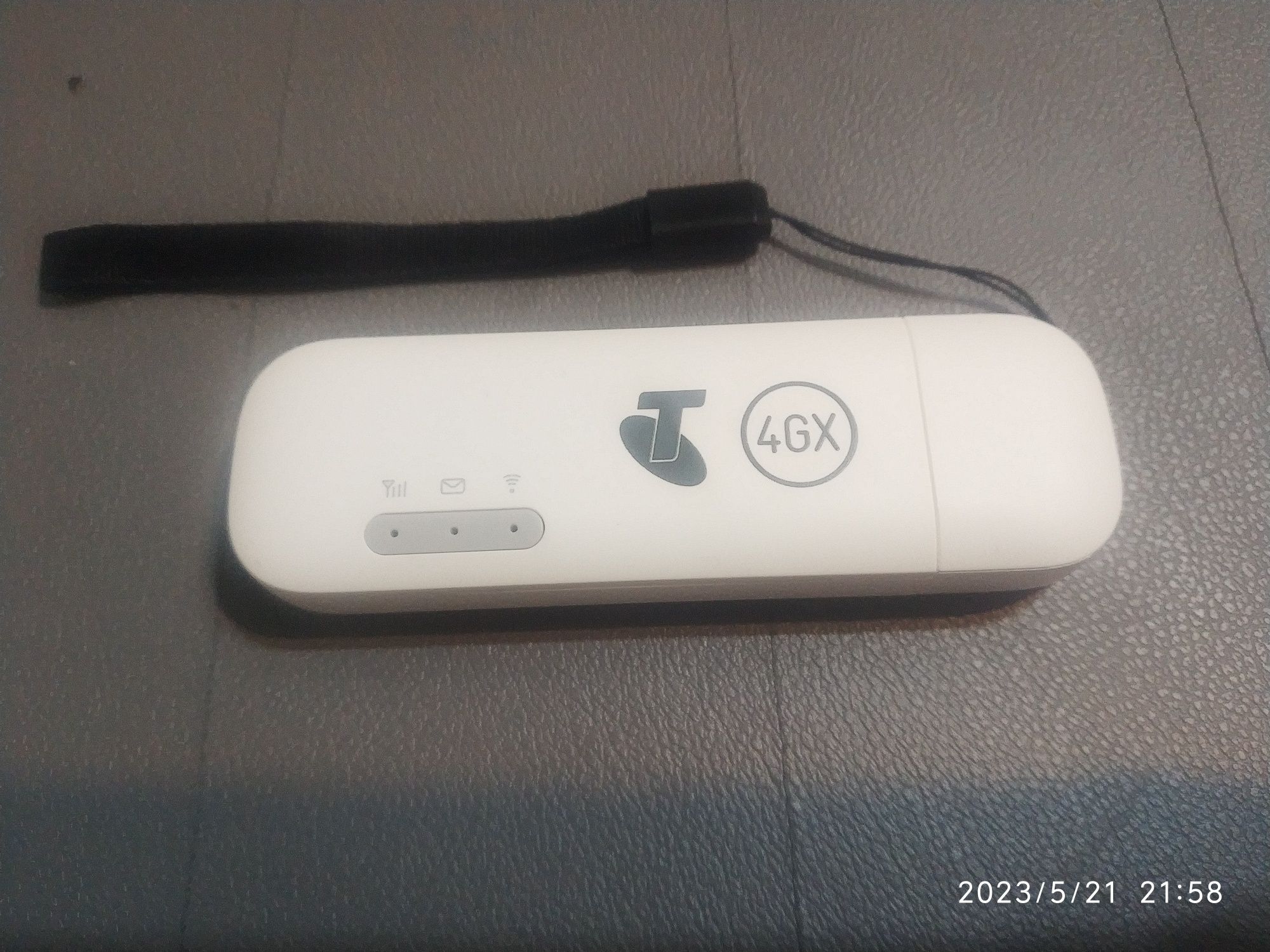 Adaptor WiFi mobil, HUAWEI, E8372h-320, LTE / 4G, 300Mbps