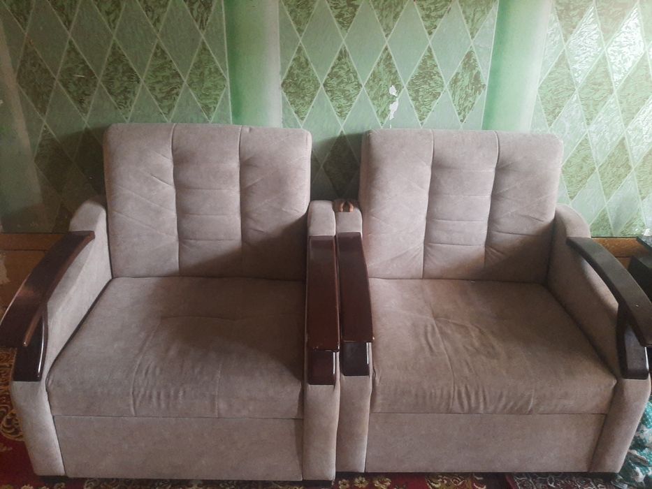 Mebil srochna sotiladi