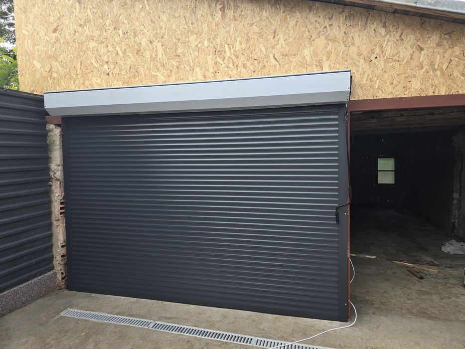 Usi garaj tip rulou aluminiu
