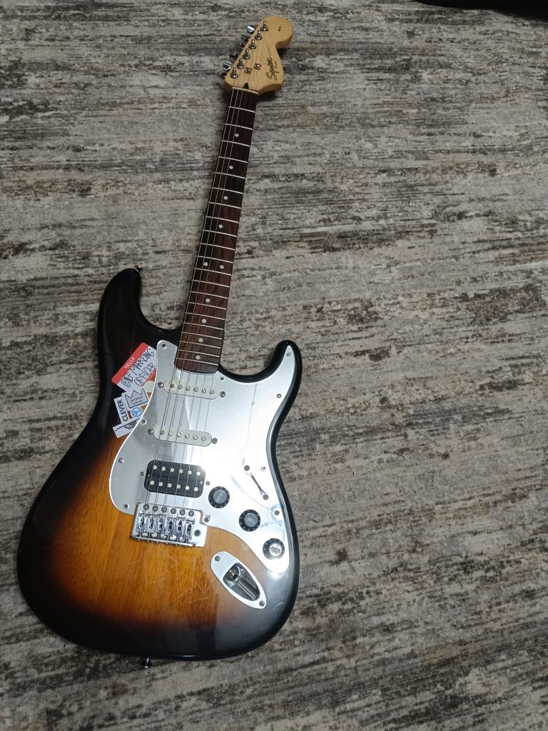 Squier afiniti stratocaster санберст