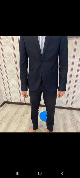 Продаю костюм с брюком.