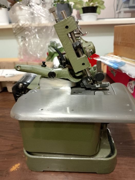 Продавам триконечен оверлог