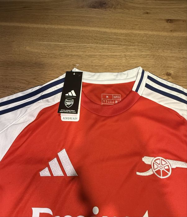 Tricou Arsenal, Home Kit