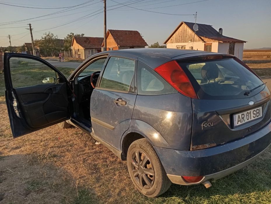 Vând Ford focus 1