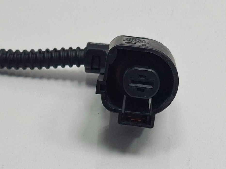 Mufa conector 1 pin AUDI A3 Sportback 8VA, 8VF 2012 - > TDI CLHA 1K097