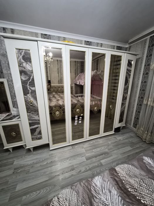 Продам спальный гарнитур