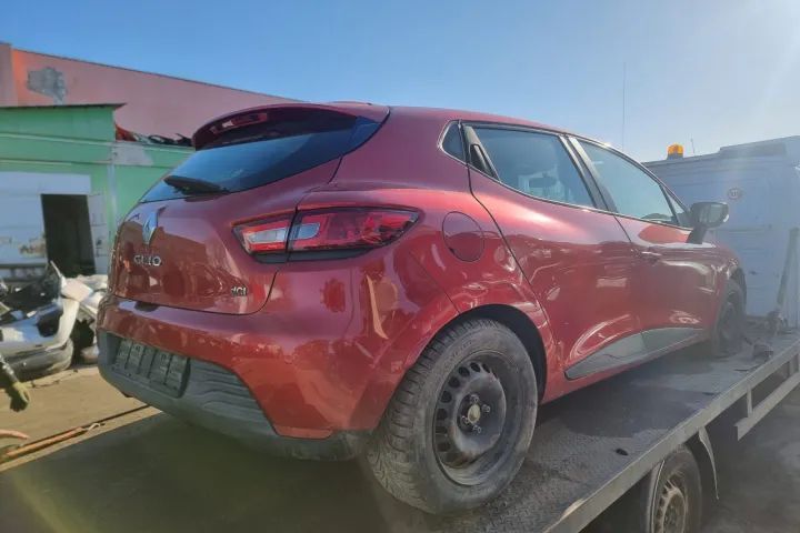 Dezmembrez Renault Clio 4 EURO 5 2015 motor 1.5dci 75cp k9k 612 Dezmembrari piese bara fata usa