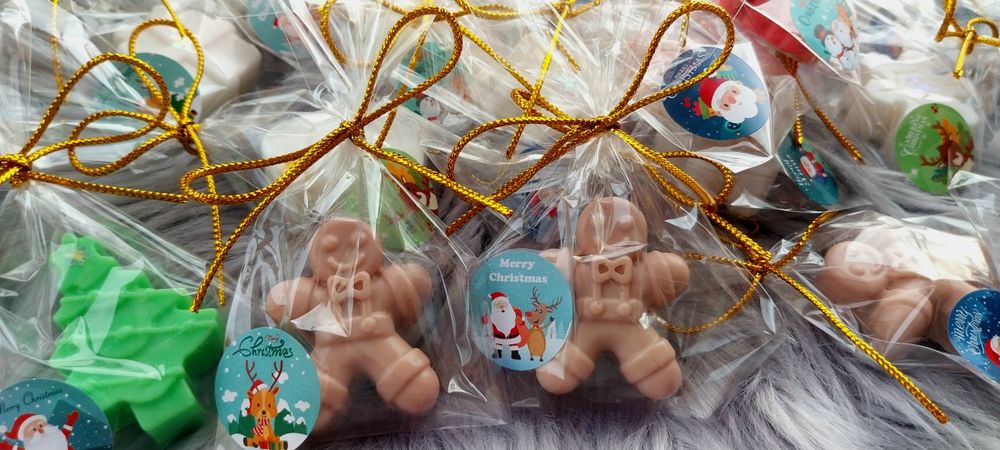 Бюджетни коледни подаръчета Изработени от ароматни сапунчета