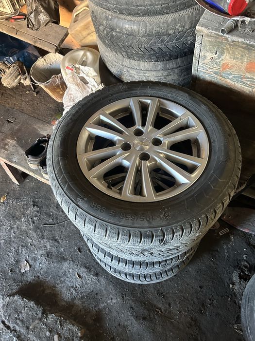 Зимни комплект дисков с резиной