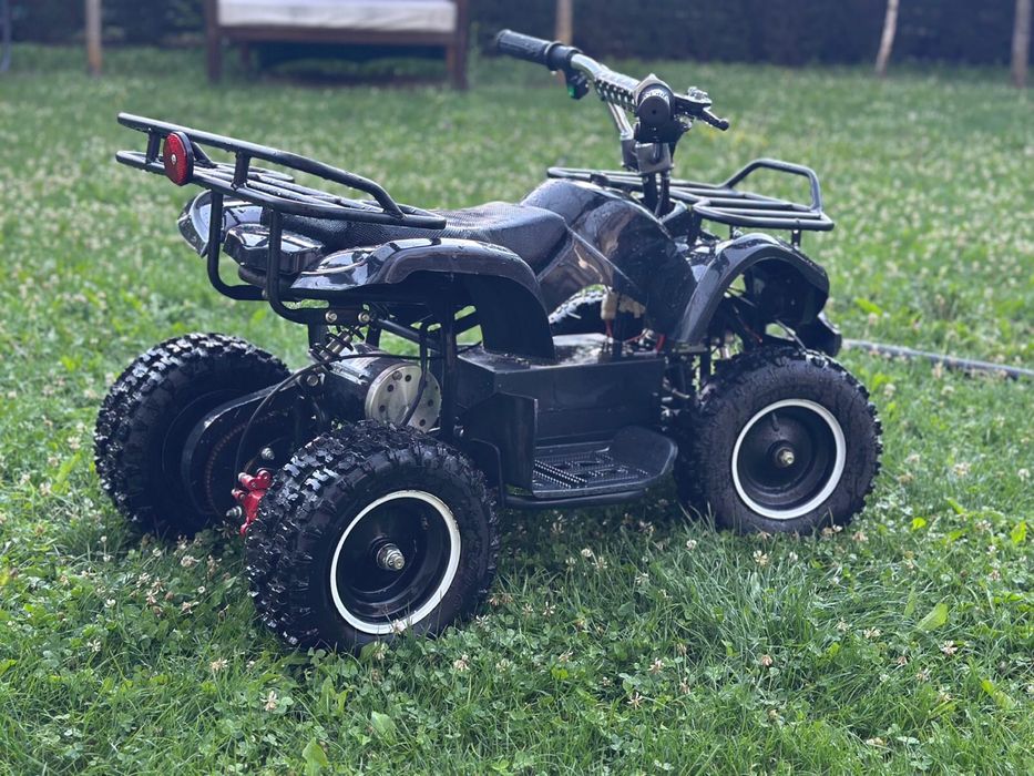 ATV electric de copii, silențios – stare impecabilă + cască inclusă