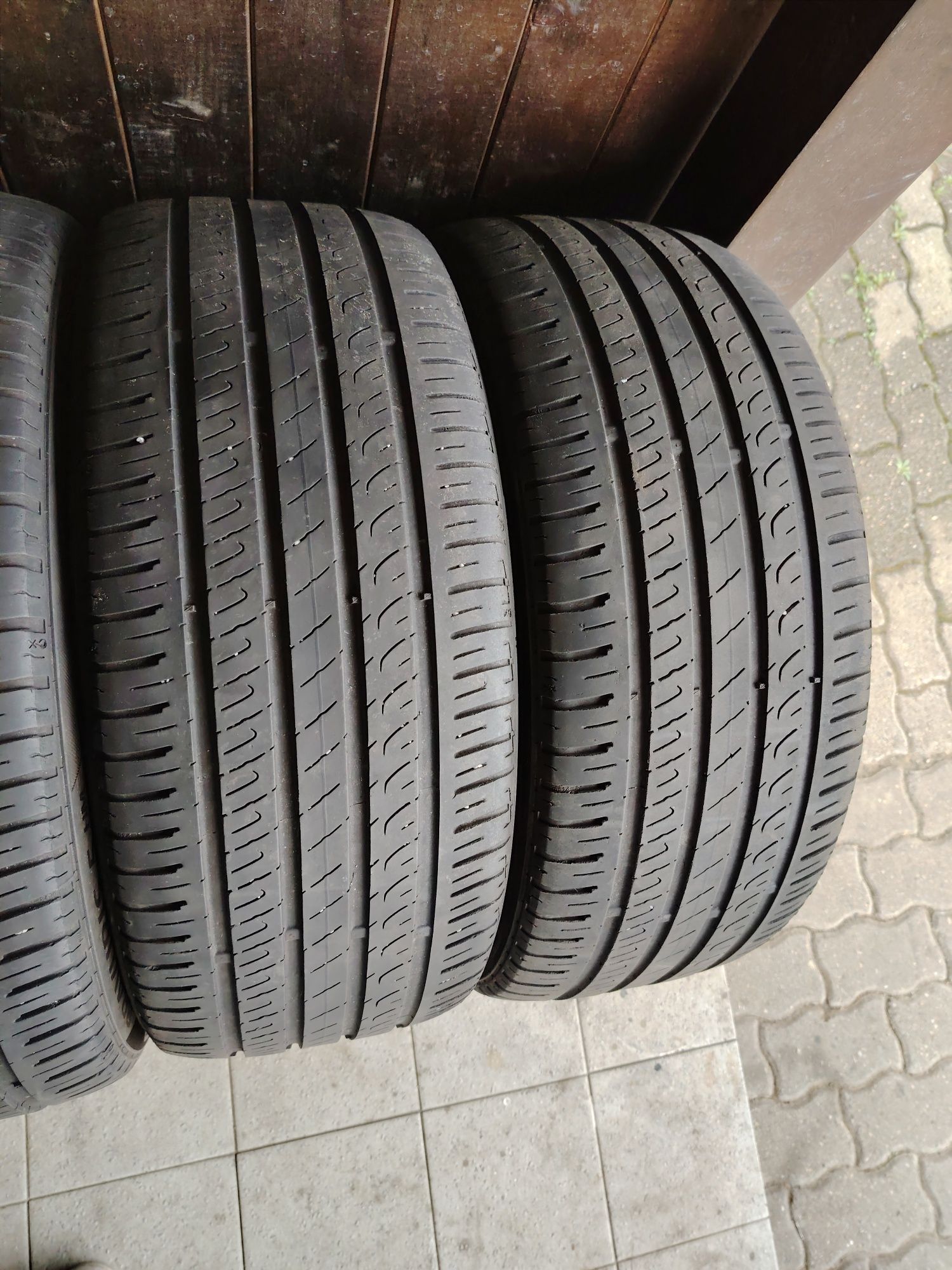 225/45 R17 Barum Bravuris cu buza pt jante , de vara