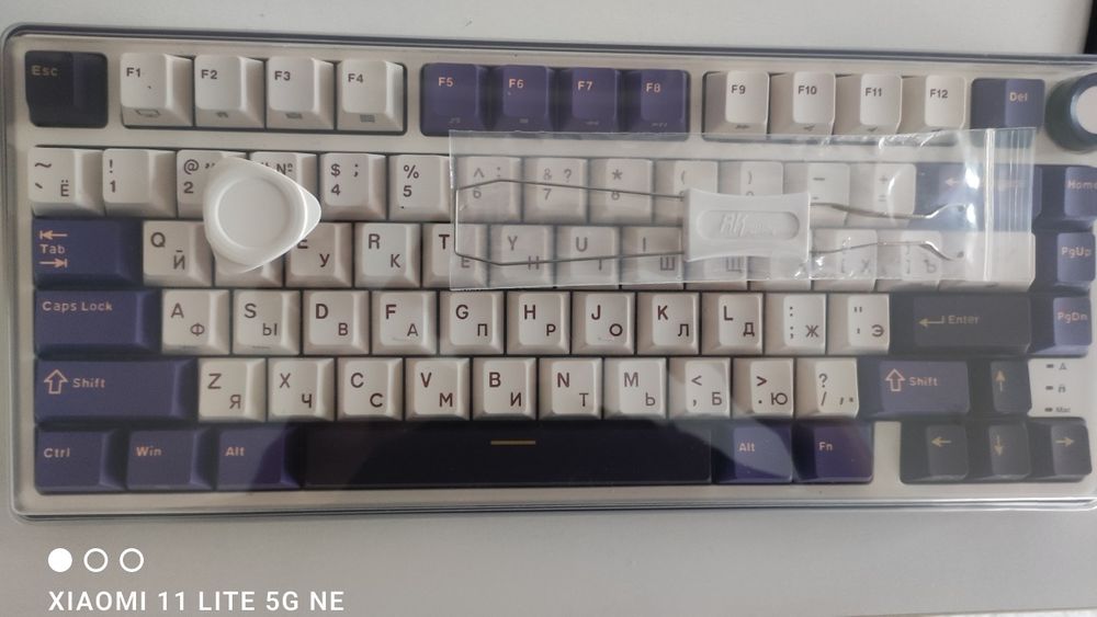 Продам клавиатуру RK ROYAL KLUDGE KEYBOARD.  Новый