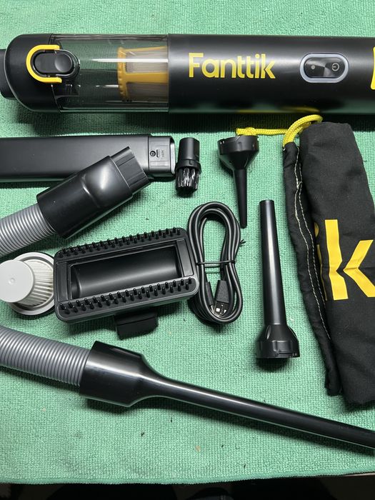 Fanttik Slim V8 APEX безжична прахосмукачка за кола, маса, лаптоп