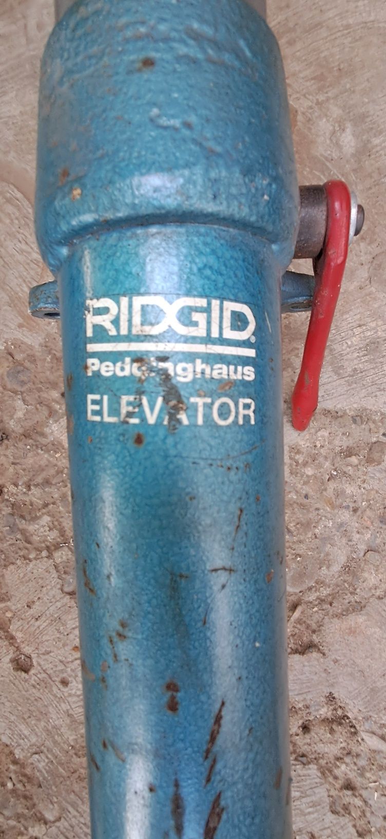 Menghina matador cu sistem lift