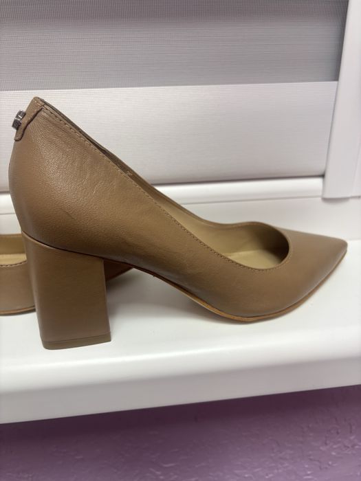 Официални обувки Guess