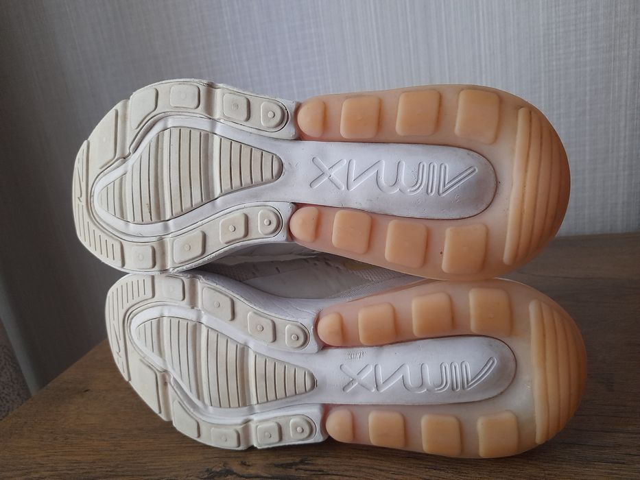 Nike Air max 270 маратонки 38 номер.