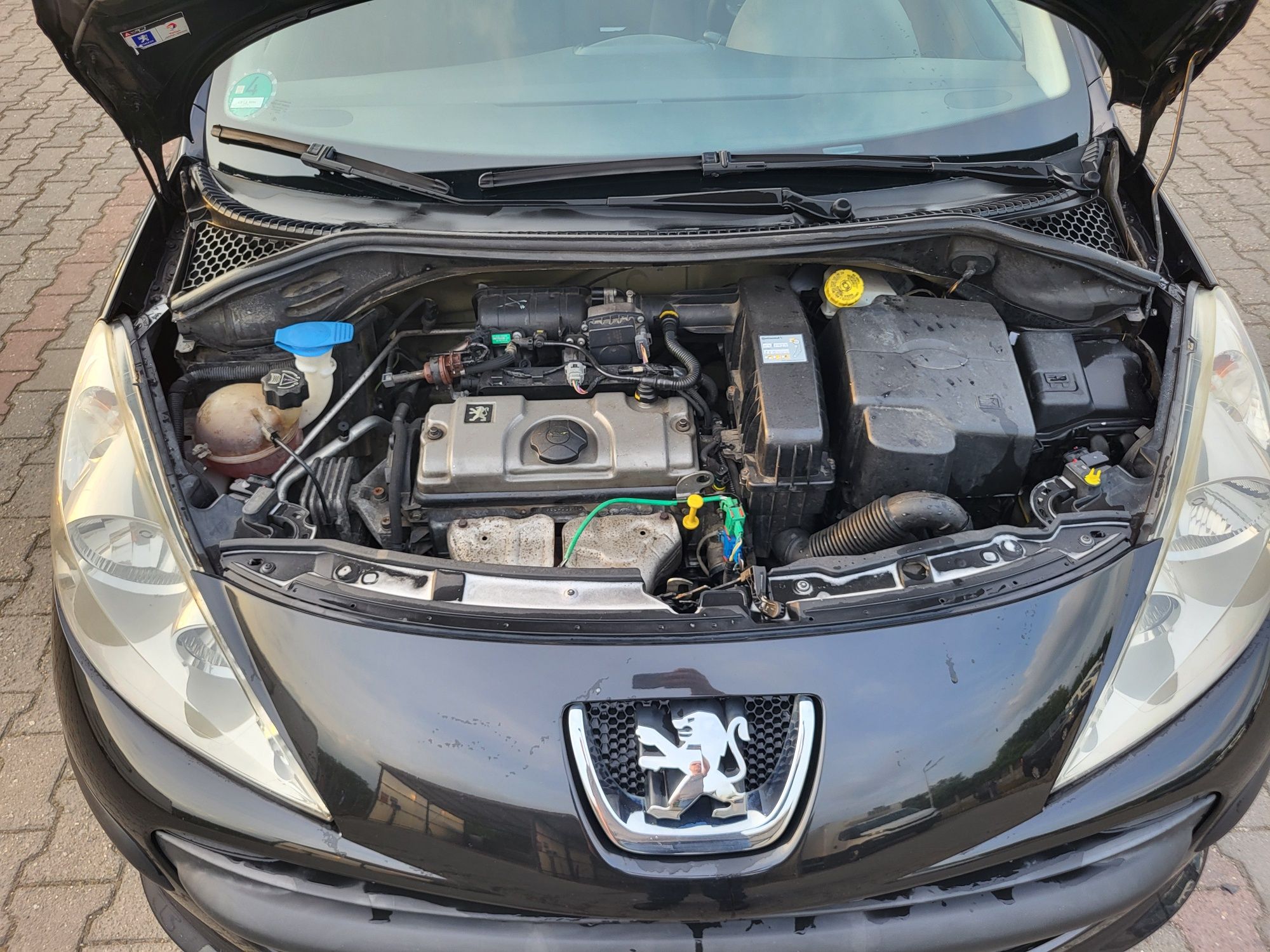 Vand Peugeot 207, 1,4 benzina 2009,