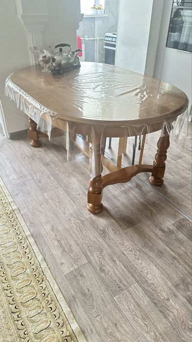 Стол обеденный дубовый