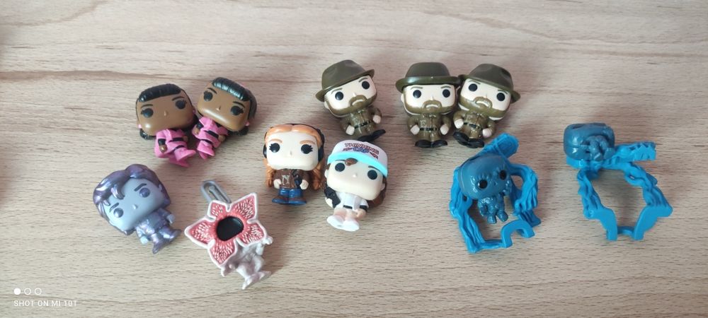 Играчки Kinder joy STRANGER THINGS