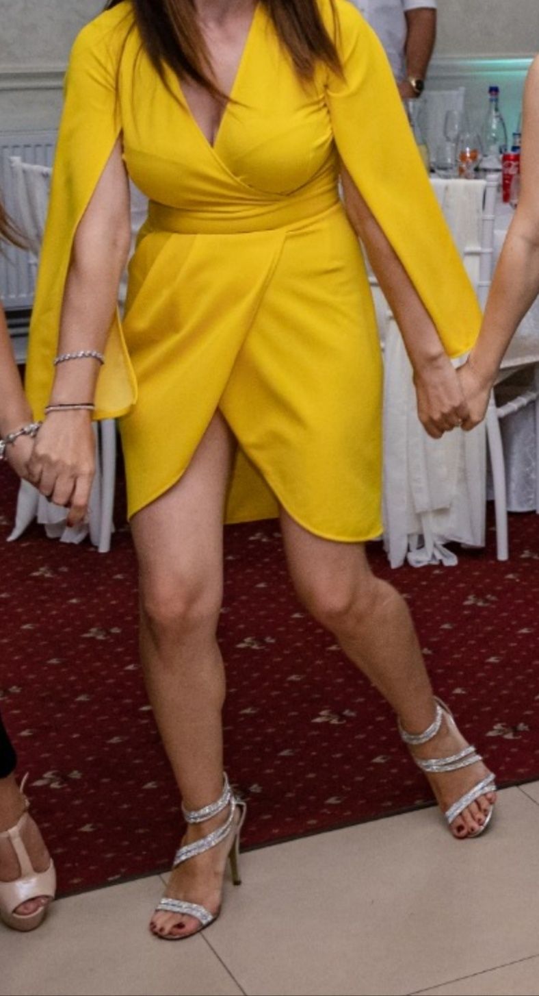Rochie eleganta galbenă model grecesc