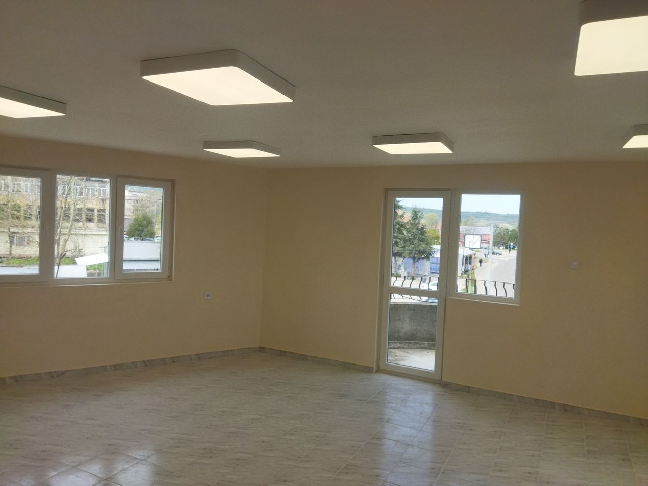 Дава се под наем Офис в Харманли - 20 кв.м за 5666.61 € - Снимка #12