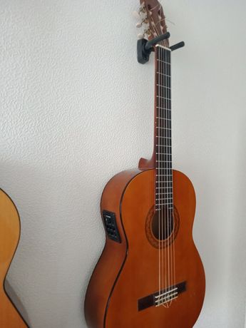 Гитара с подключением Ямаха с40