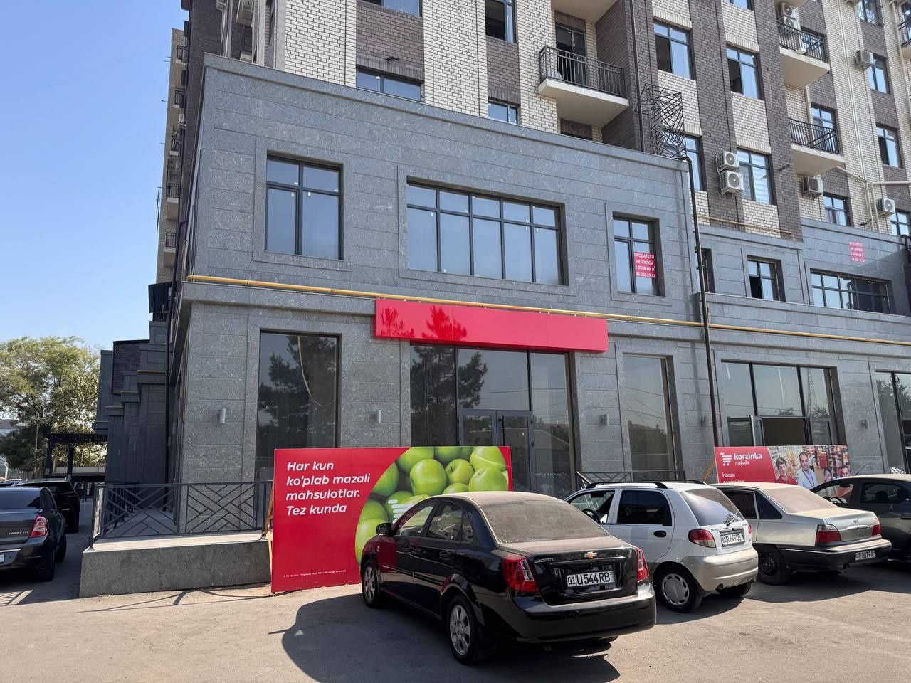 Продаётся нежилое помещение! (УзБум) Первая линия ул.Баку.