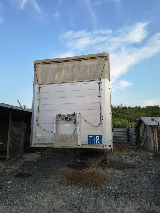 Vând semiremorca Schmitz