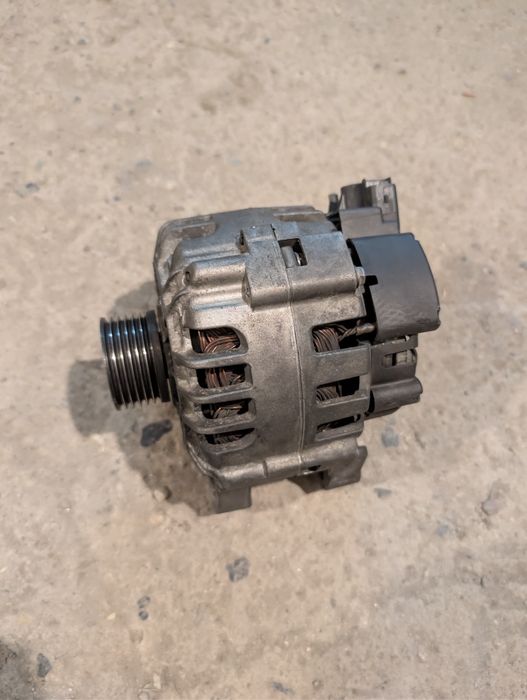 Продавам рециклиран алтернатор за Пежо 307 1.6 16в