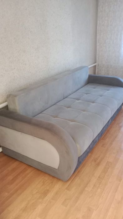 Срочно продам диван