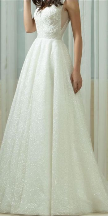 Vând rochie de mireasă, mărimea M ( 38-40), realizată din dantela