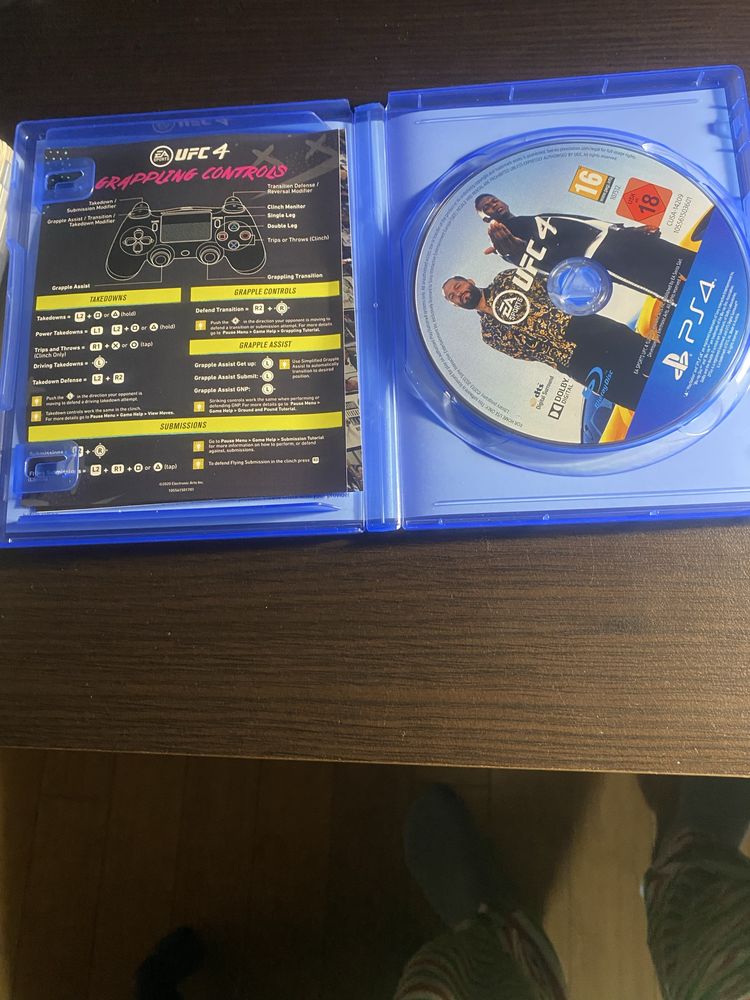Продаван ufc4 и god of war 3,цената е за брой