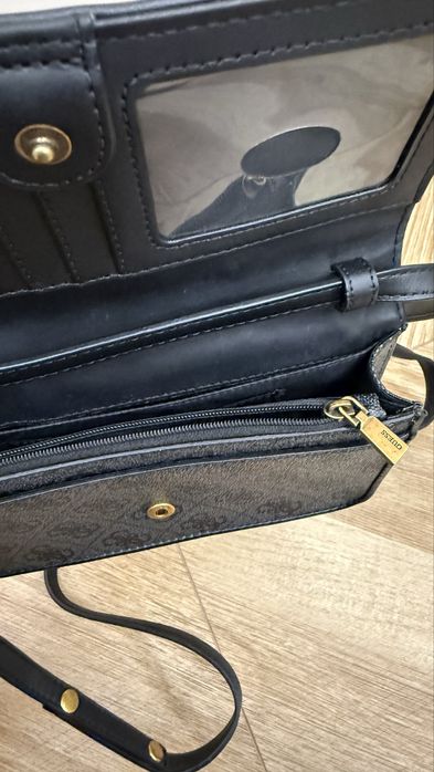 Чанта, портмоне Guess