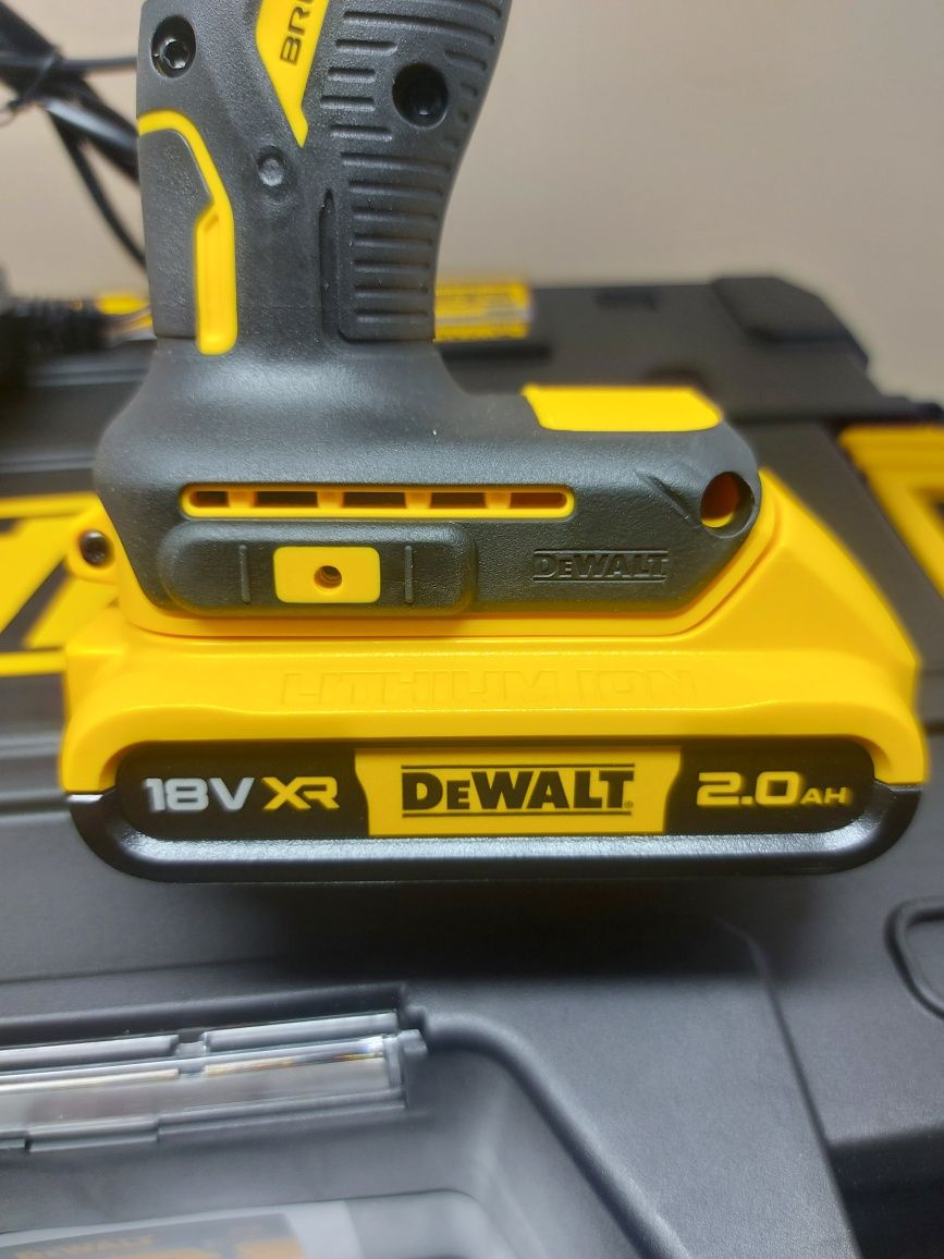 Нов комплект импакт Dewalt DCF809D2