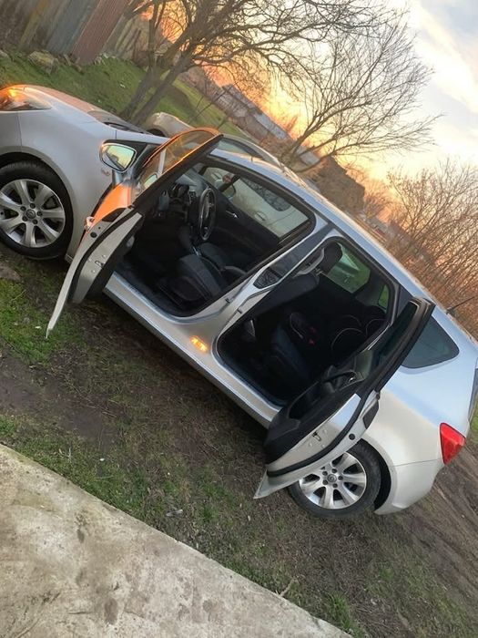 Vând Opel Meriva an 2012 stare bună