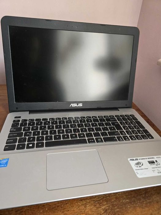 Лаптоп Asus X555L