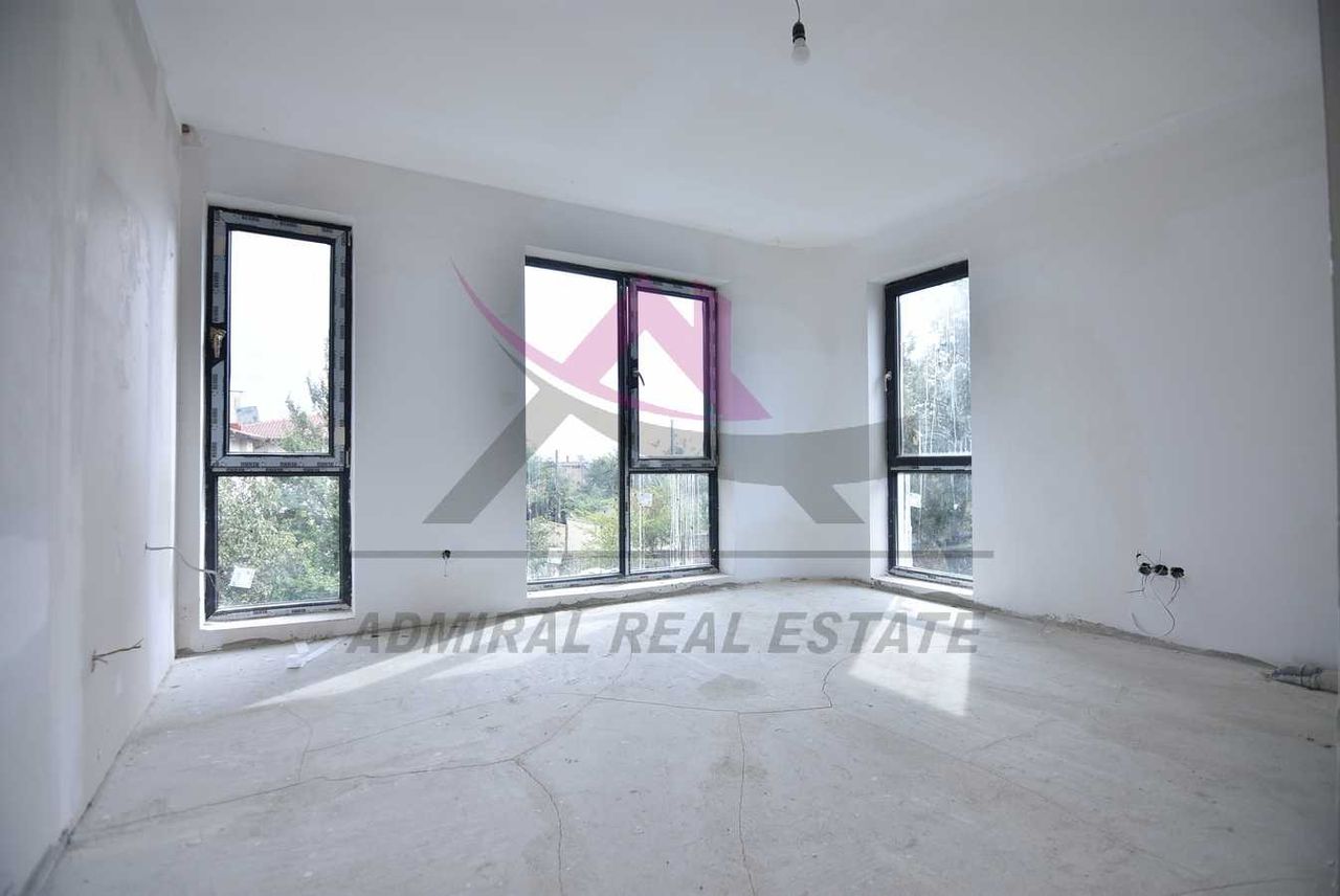 Продава се Тристаен апартамент в Варна, м-т Траката - 118 кв.м за 1695 €/кв.м - Снимка #1