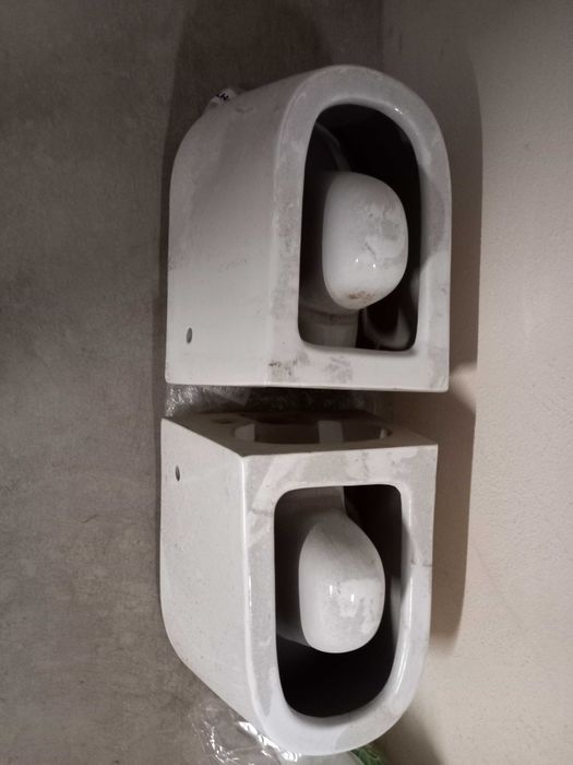 Тоалетна чиния за структура