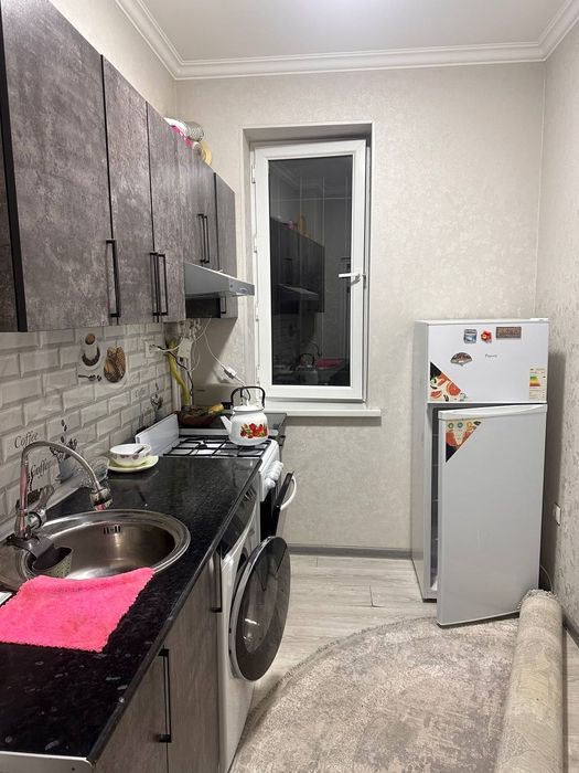 Qorasuv 6 da 2 xonali juda shinam qulay Xonadon