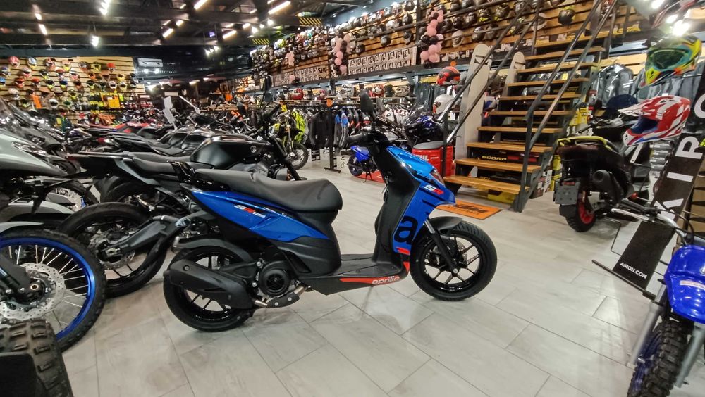 Aprilia SR 125 CBS-se conduce cu B-stoc EST BIKE Campina