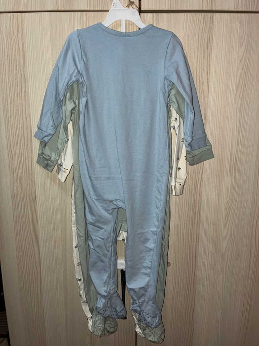Set 3 pijamale cu picior, H&M, mărimea 98