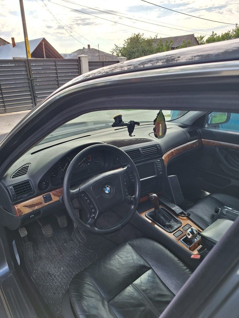Vând BMW e 38 25 tds manual