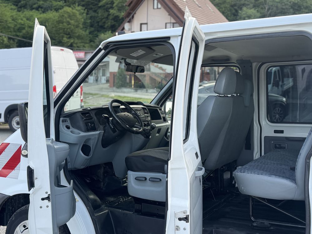 Ford Transit 2.2 116cp , 2014 klima 6+1 trepte 7 locuri