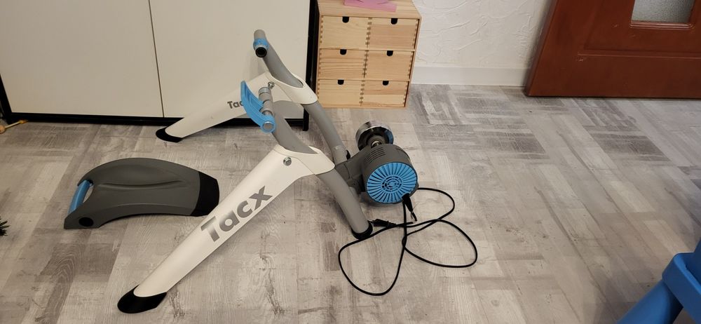 Home trainer Tacx Flow Smart T2240