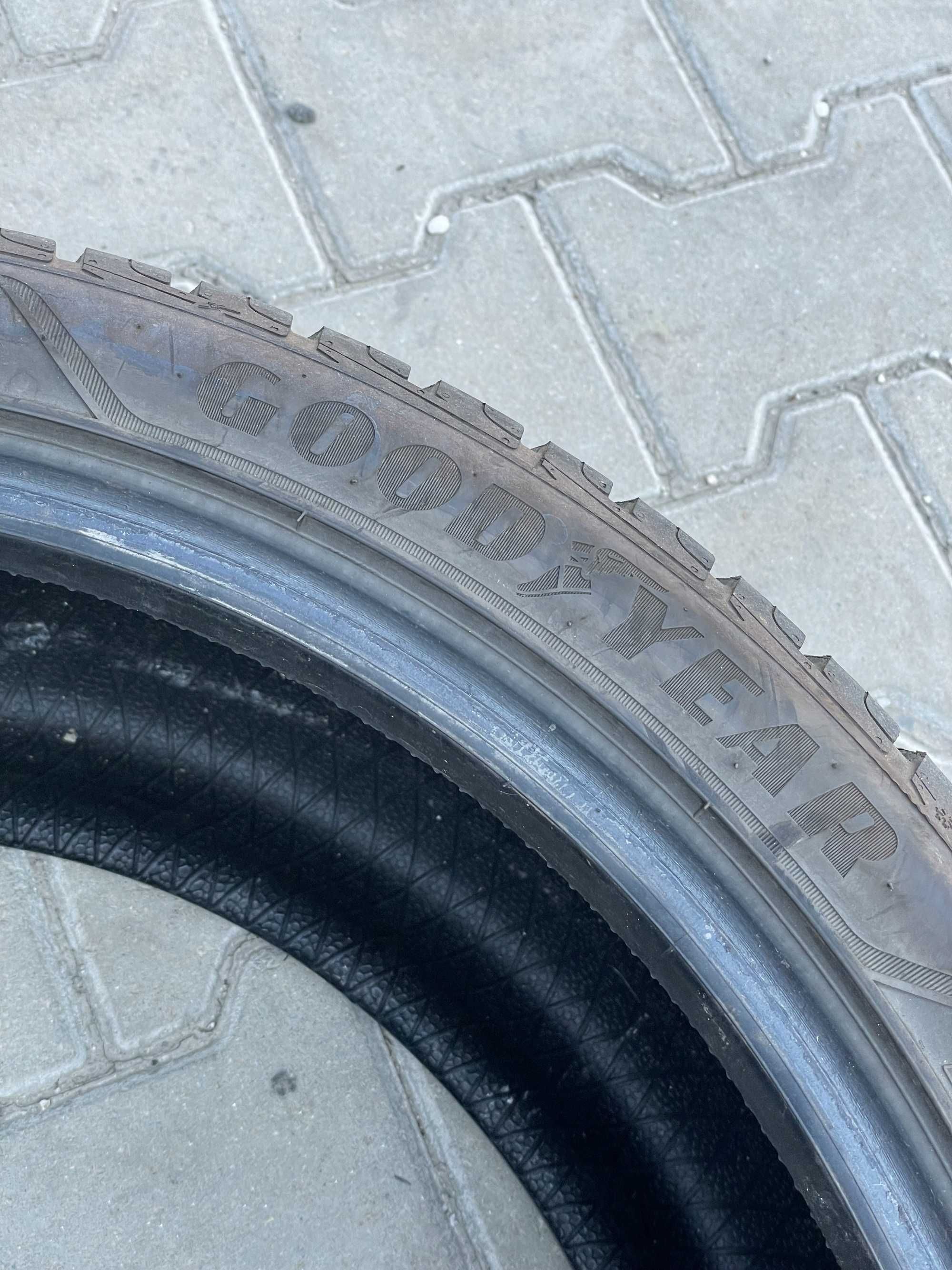 4X 295 35 21 Goodyear Ultragrip Iarna